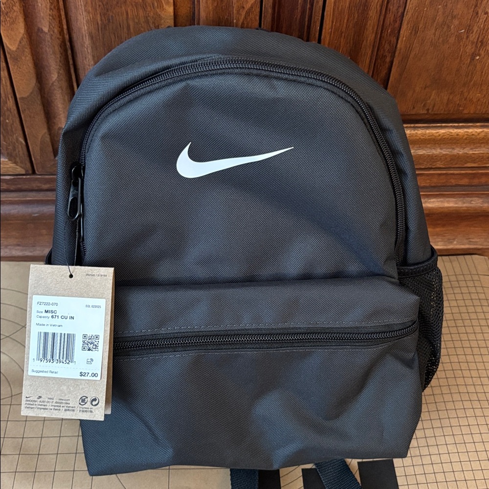 Nike Black Backpack with White Swoosh Mini
Toddler/Kids/Womens